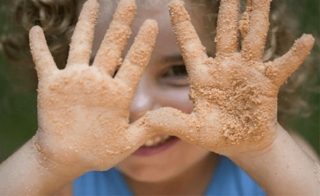 Getting parasites from dirty hands