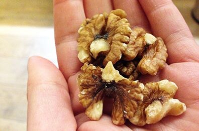 Walnuts fight parasites